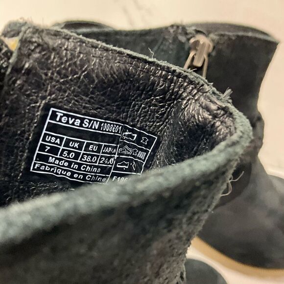 TEVA Delavina Suede Leather Ankle Boots - Picture 5 of 5